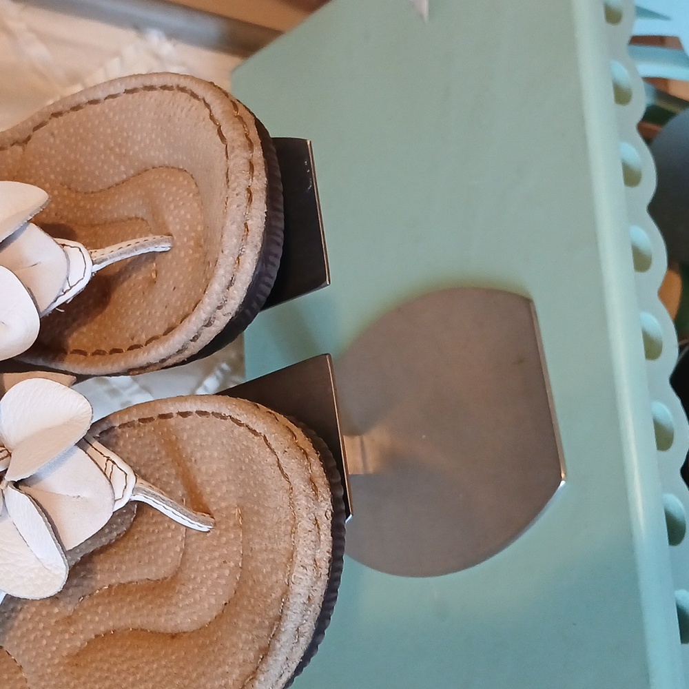 White Leather Clarks Artisan Sandals 8 And 1/2 - Picture 6 of 10